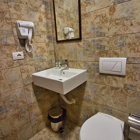 4 Hotel 3*