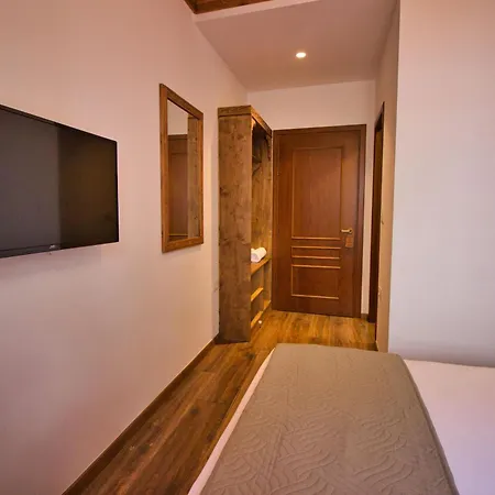 4 Hotell Gjirokastër