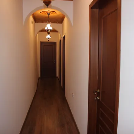 4 Hotell