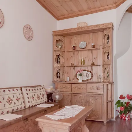 4 3* Gjirokastër