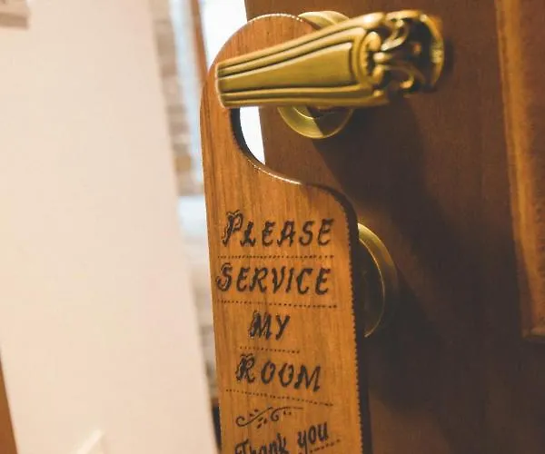 Hotel 4
