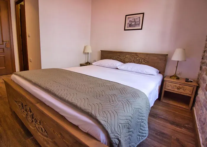 Hotel 4