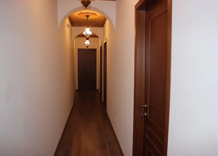 4 Hotel