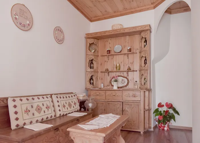 4 3* Gjirokastër